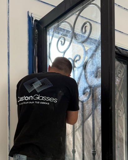 vidrios a medida en Argentina, fábrica de vidrios templados, aberturas de aluminio Modena A30 A40, espejos con luz LED y sistema touch, barandas y balcones de vidrio, doble vidrio hermético DVH/TVH, blindajes de seguridad homologados ANMAT, fábrica de vidrios en Burzaco, vidrios a medida Zona Sur, vidrios templados Burzaco, espejos LED Zona Sur, aberturas de aluminio Burzaco, vidrieras comerciales Zona Sur, instalación de vidrios templados para oficinas, mamparas de vidrio a medida, mobiliarios de vidrio en Argentina, decoración con vidrios personalizados, fabricación e instalación de vidrios de seguridad